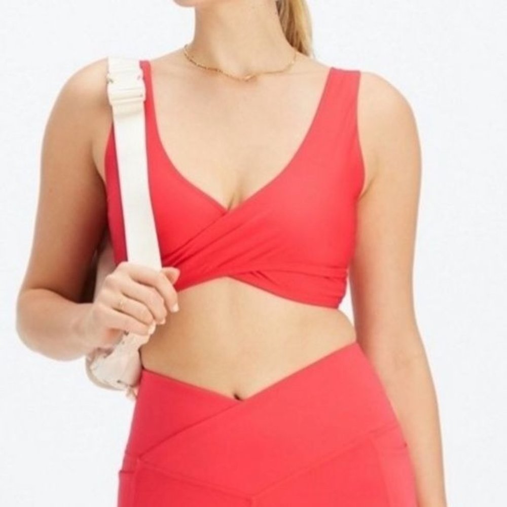 Fabletics Low Impact Crossover Sports Bra Strawberry Red Size Large